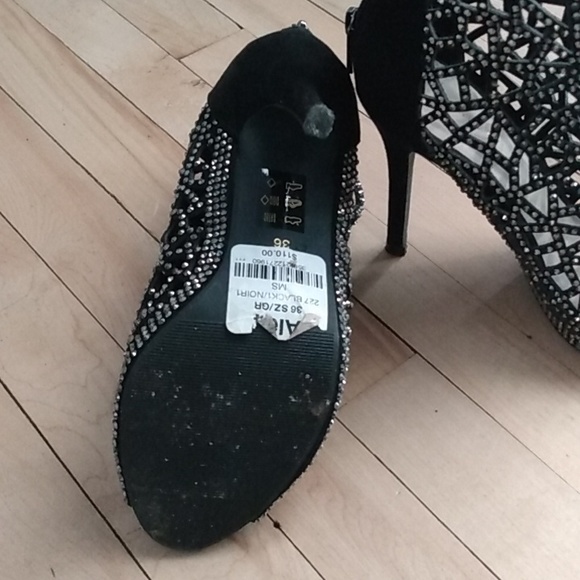 Shoes - Picture 2 of 3